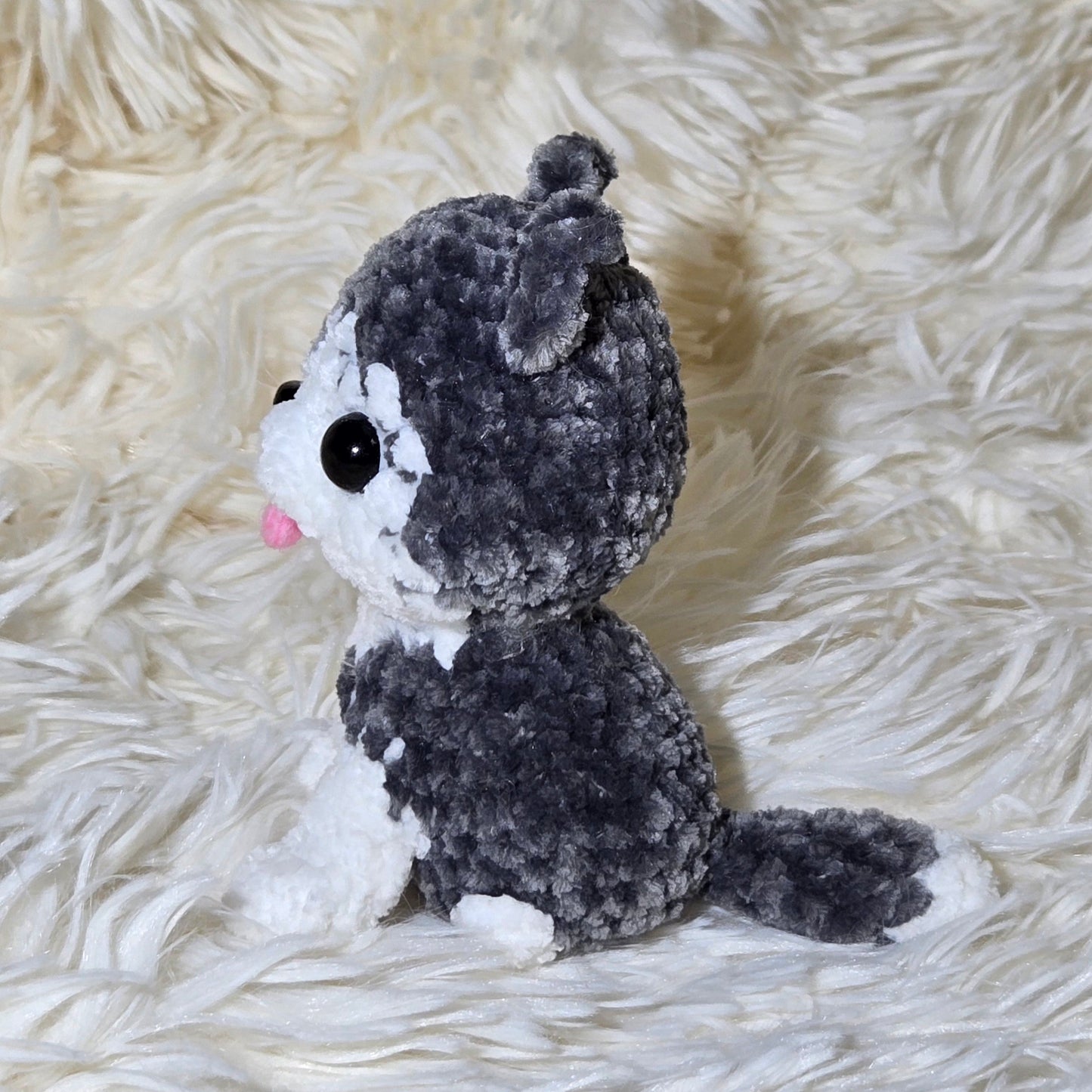Handmade Crochet Cute Sitting Dogs Made-to-Order